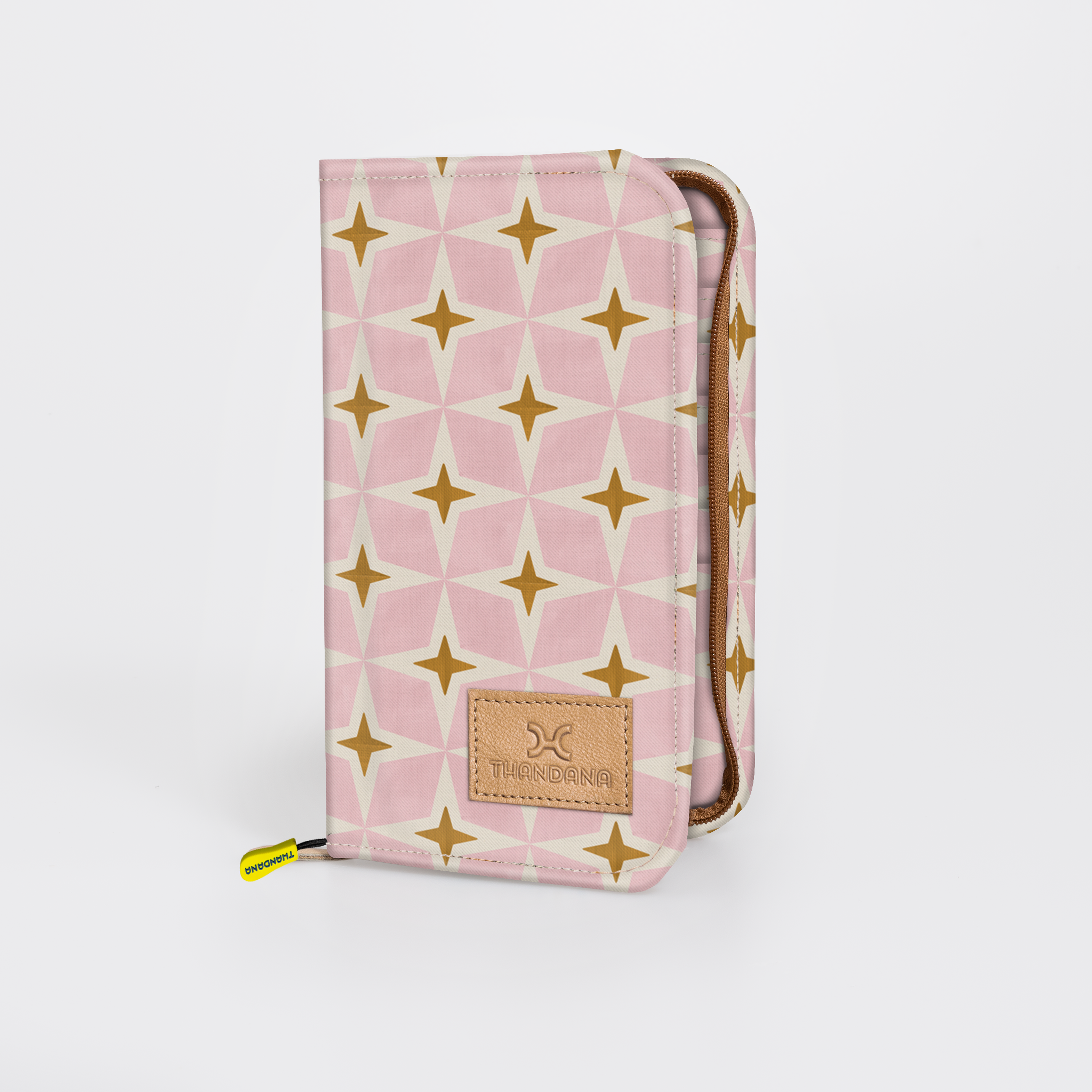 Travel Wallet Large | Laminated Fabric