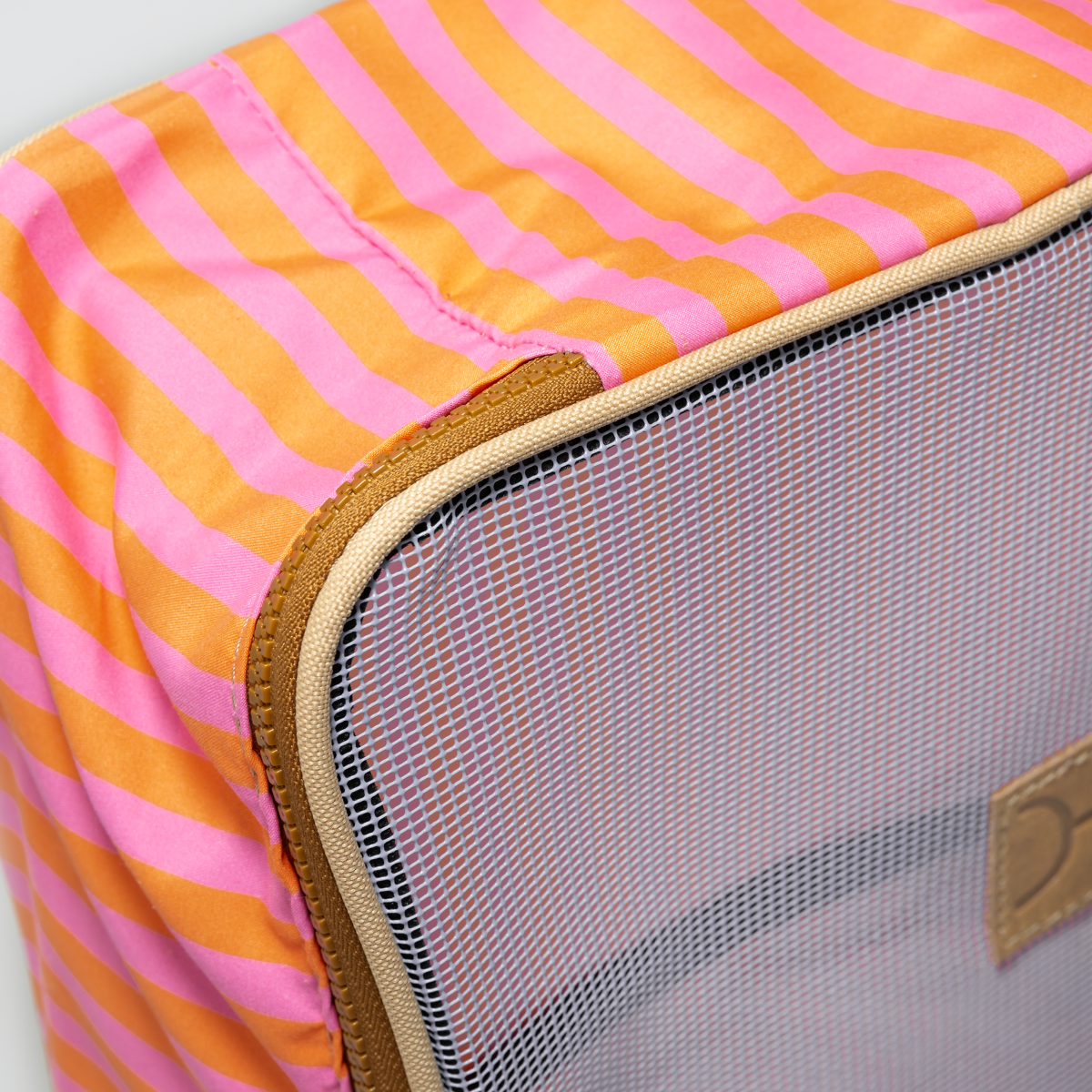 Travel Pods | Linear Preppy