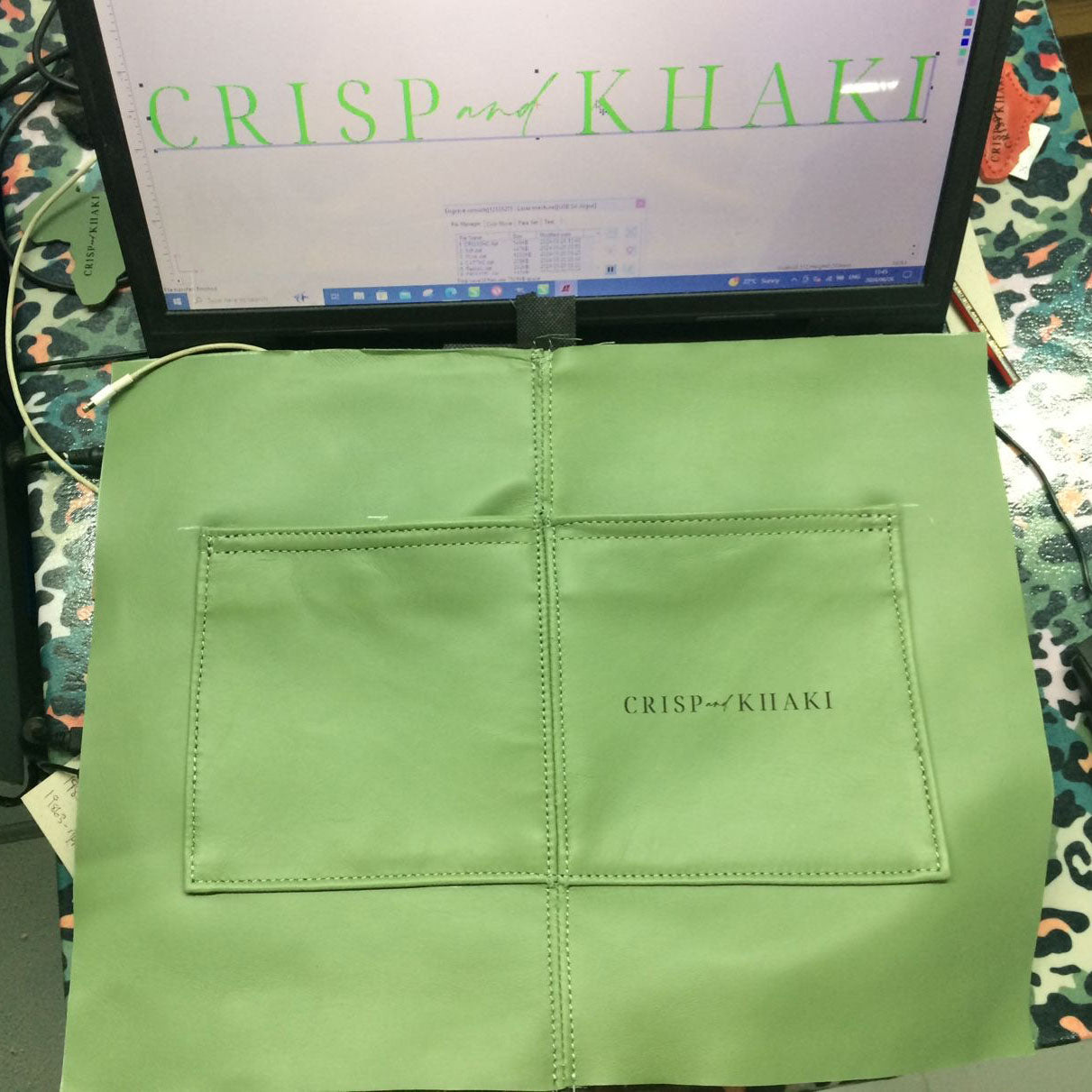 Large Travel Wallet | Genuine Leather | Corporate