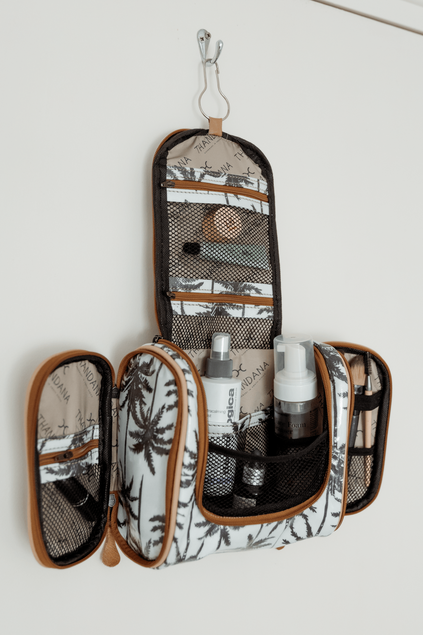 Kids Compact Travel Vanity | Laminated Fabric with Genuine Leather Vanity Fabric by Thandana