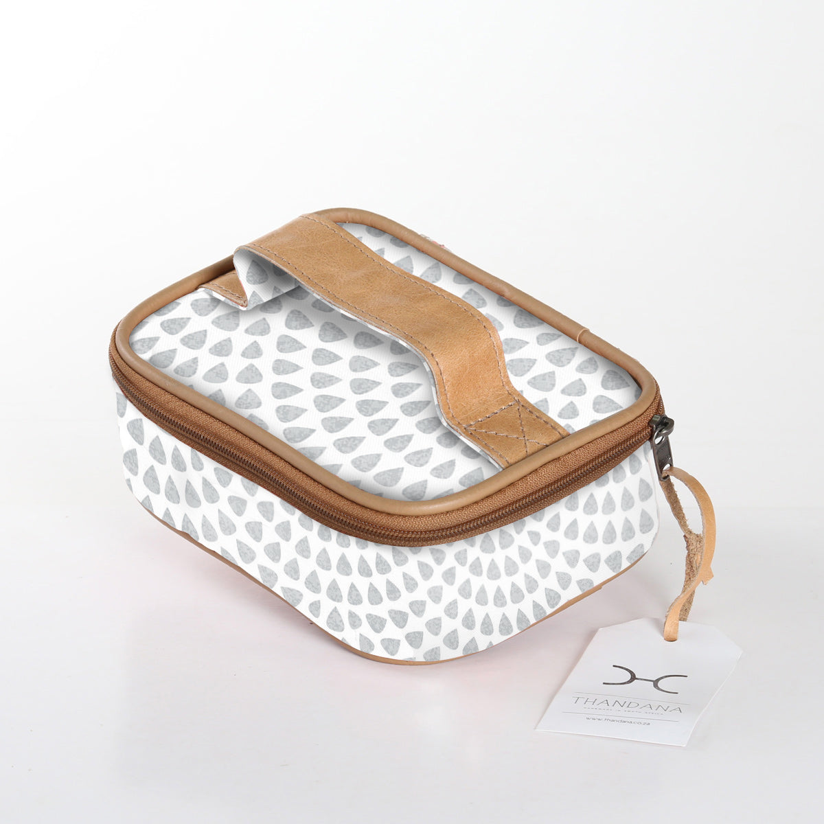 Kids Single Toiletry | Laminated Fabric with Genuine Leather Scale Away with me – Moonstruck / Chunky Zip (new) Single