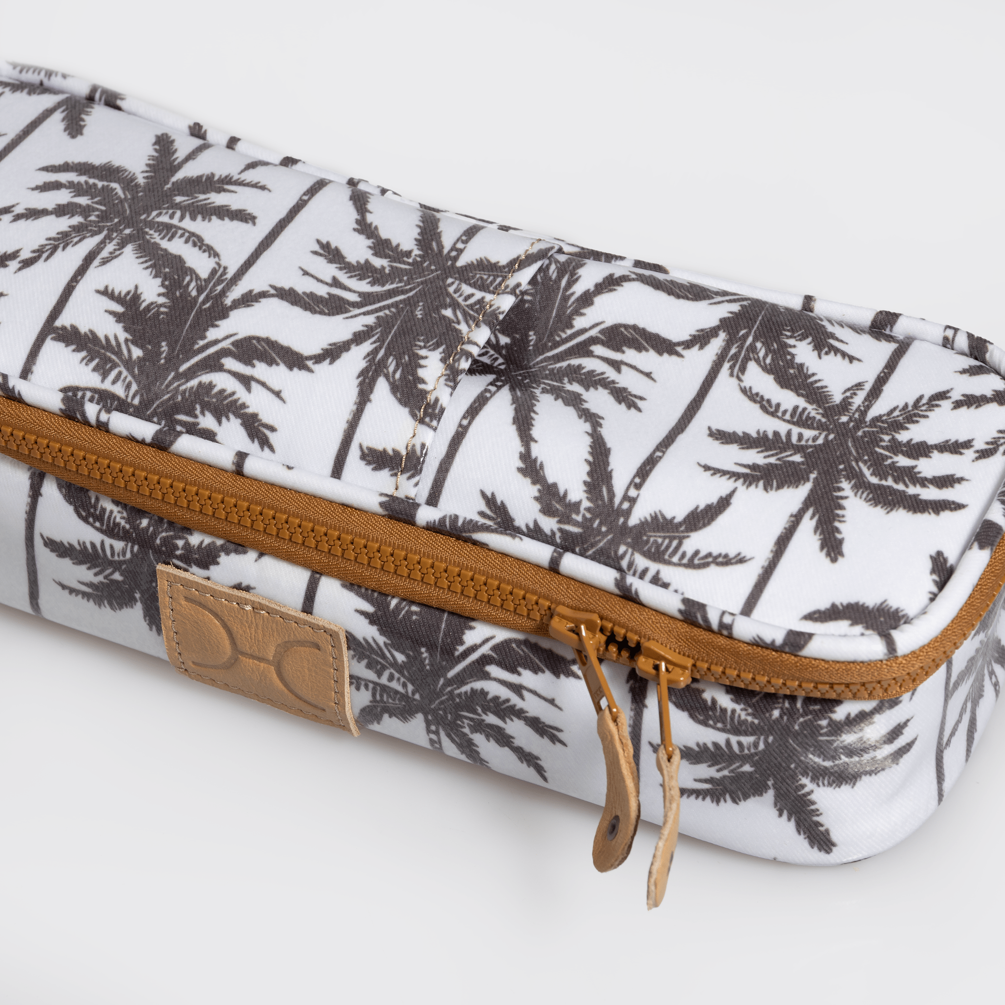 Mod Case Large | Laminated Fabric Vanity Fabric by Thandana