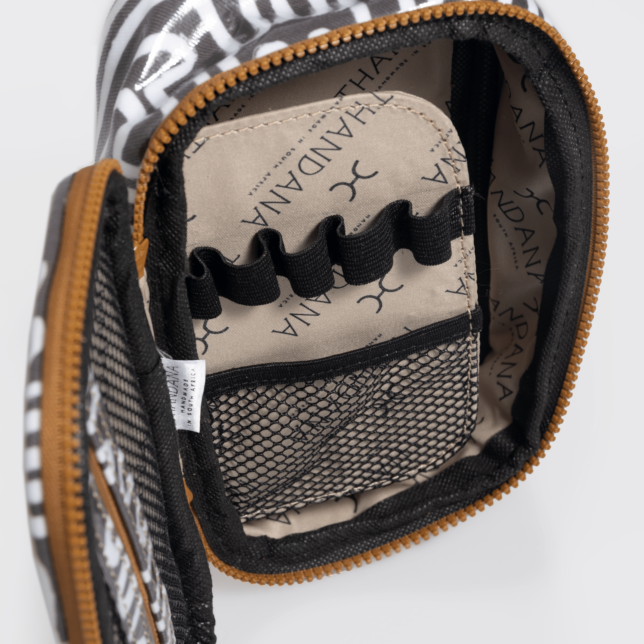 Mod Case Medium | Laminated Fabric Vanity Fabric by Thandana