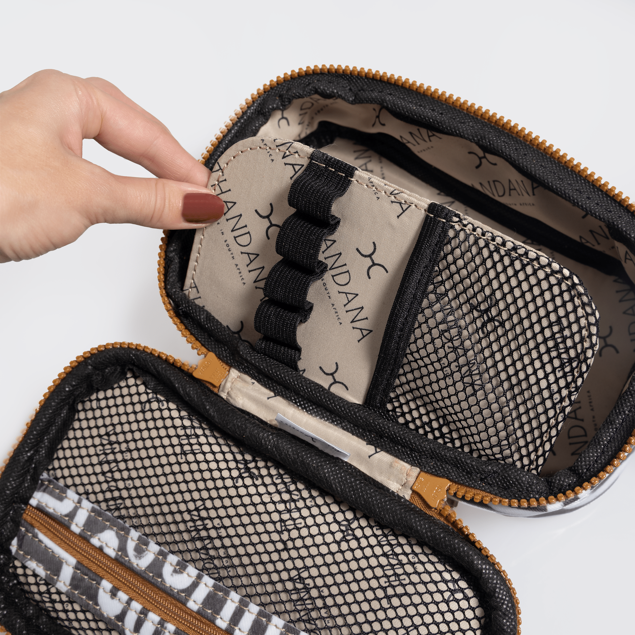 Mod Case Medium | Laminated Fabric Vanity Fabric by Thandana