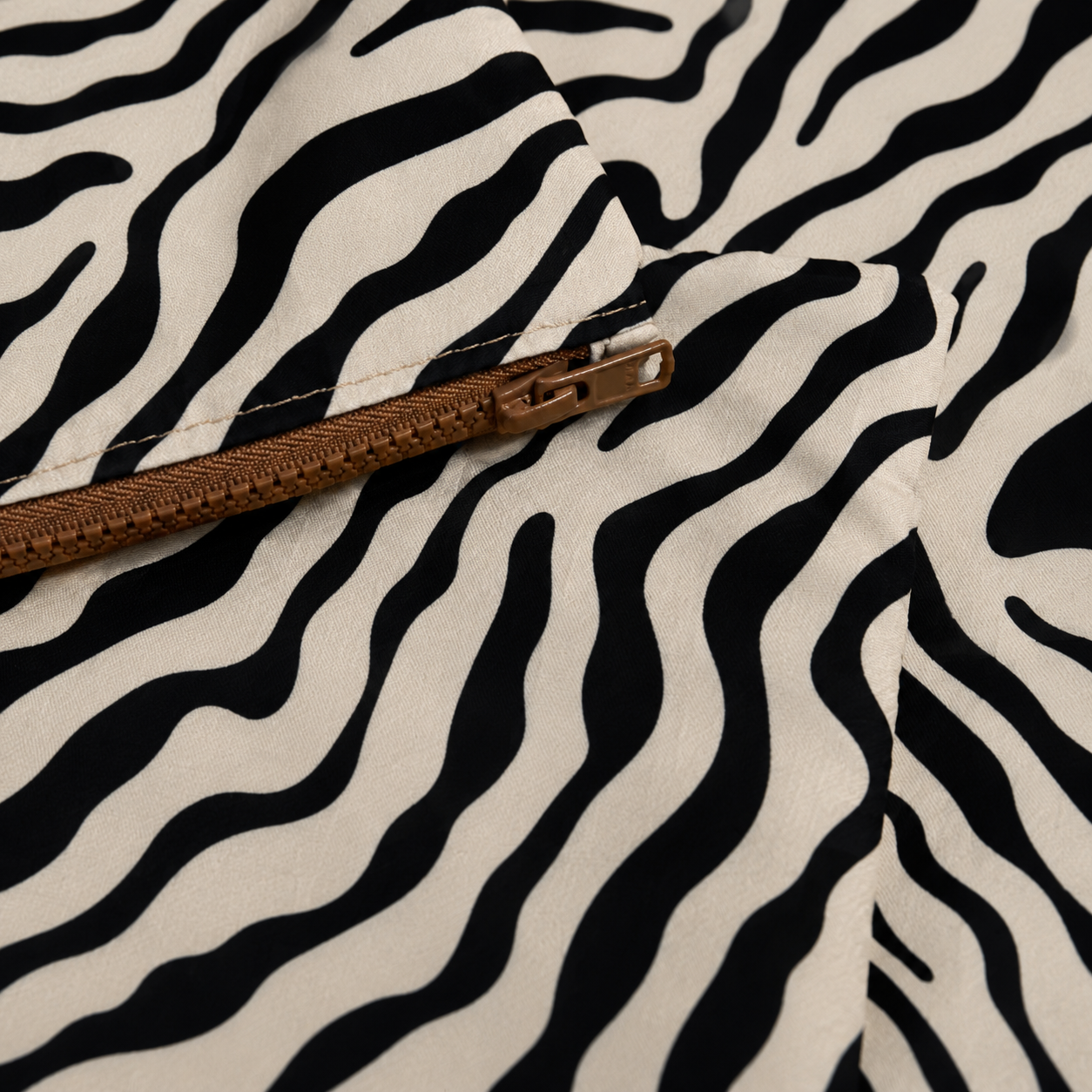 Travel Pods | Nomad Stripe - Pitch Nomad Stripe - Pitch Travel Pods by Thandana